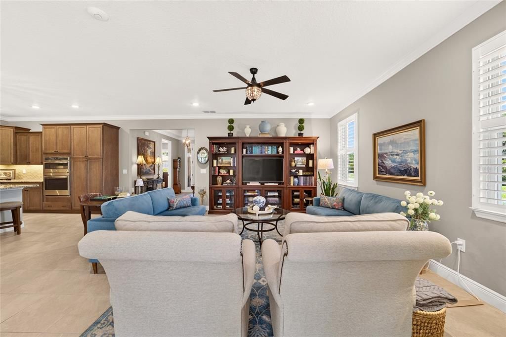 For Sale: $469,400 (3 beds, 3 baths, 2194 Square Feet)
