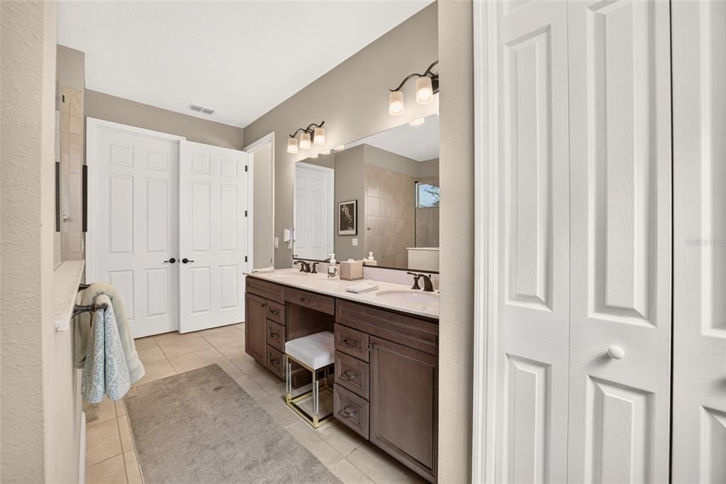 For Sale: $469,400 (3 beds, 3 baths, 2194 Square Feet)