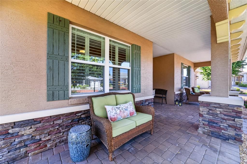 For Sale: $469,400 (3 beds, 3 baths, 2194 Square Feet)