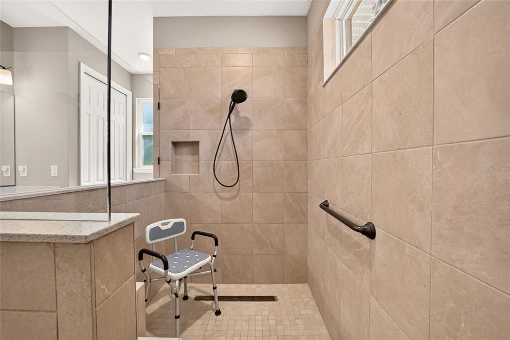 For Sale: $469,400 (3 beds, 3 baths, 2194 Square Feet)