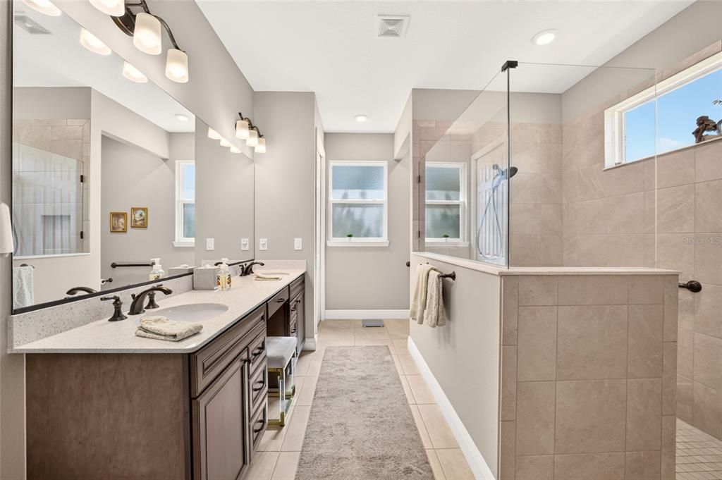 For Sale: $469,400 (3 beds, 3 baths, 2194 Square Feet)