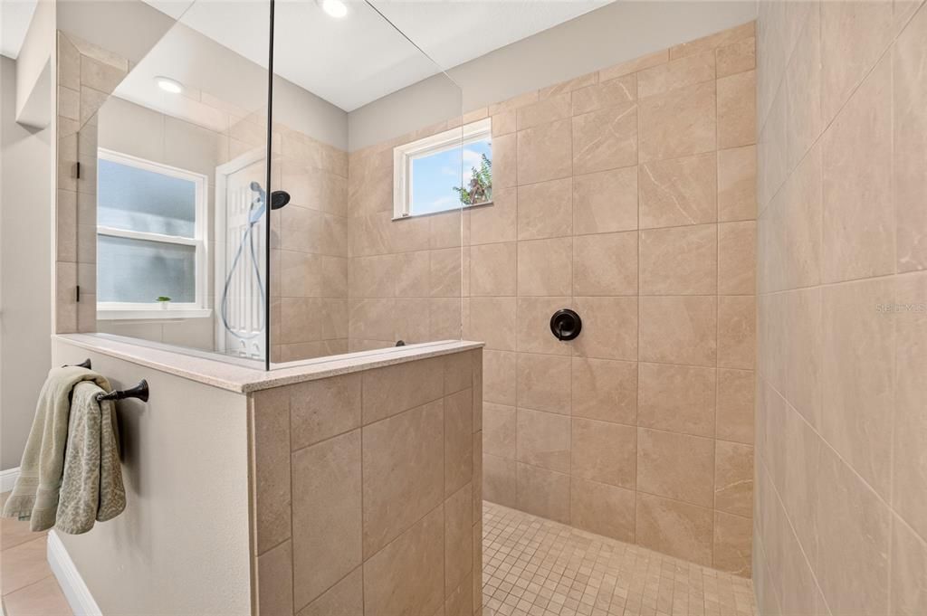 For Sale: $469,400 (3 beds, 3 baths, 2194 Square Feet)