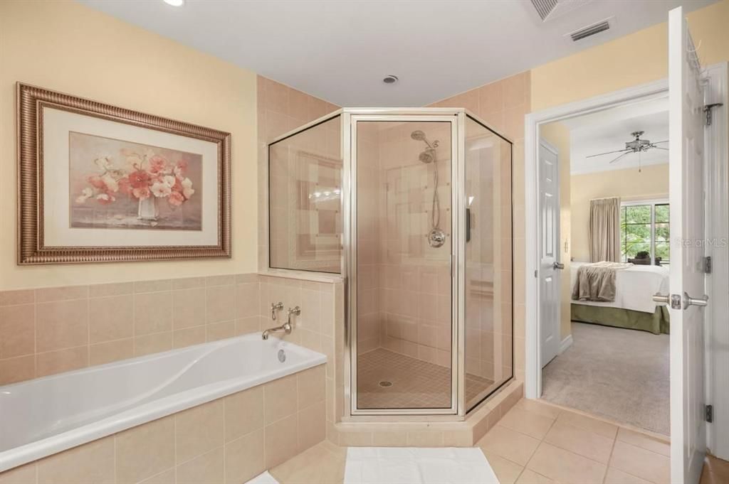 En Venta: $379,000 (3 camas, 3 baños, 1630 Pies cuadrados)