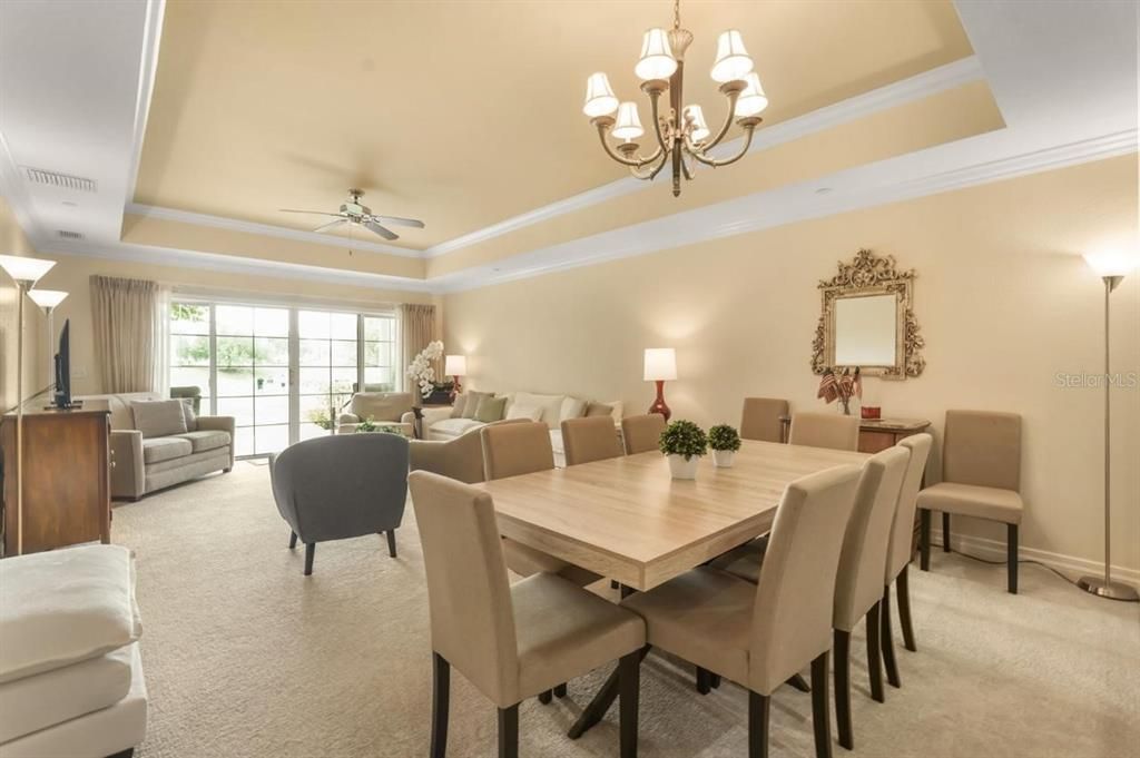 En Venta: $379,000 (3 camas, 3 baños, 1630 Pies cuadrados)