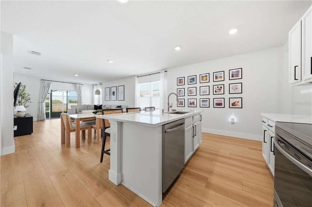 For Rent: $2,250 (3 beds, 2 baths, 1645 Square Feet)