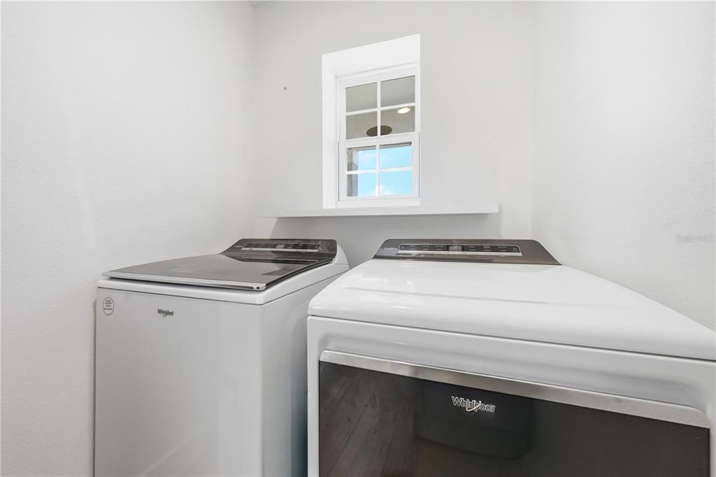 For Rent: $2,250 (3 beds, 2 baths, 1645 Square Feet)