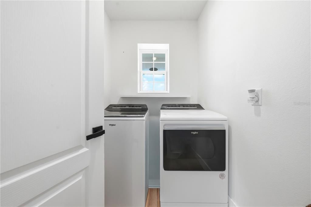 For Rent: $2,250 (3 beds, 2 baths, 1645 Square Feet)