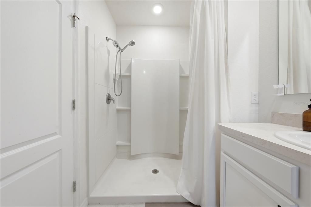 For Rent: $2,250 (3 beds, 2 baths, 1645 Square Feet)