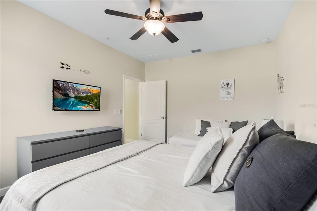 En Venta: $334,900 (3 camas, 2 baños, 1854 Pies cuadrados)
