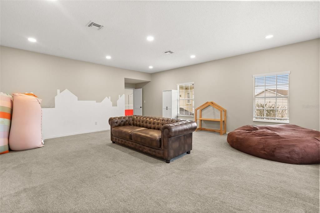 For Sale: $645,000 (4 beds, 3 baths, 3969 Square Feet)