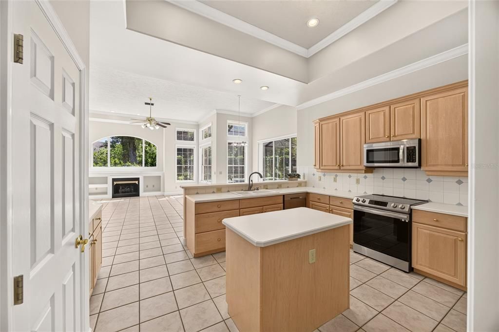 For Sale: $599,900 (4 beds, 3 baths, 3588 Square Feet)