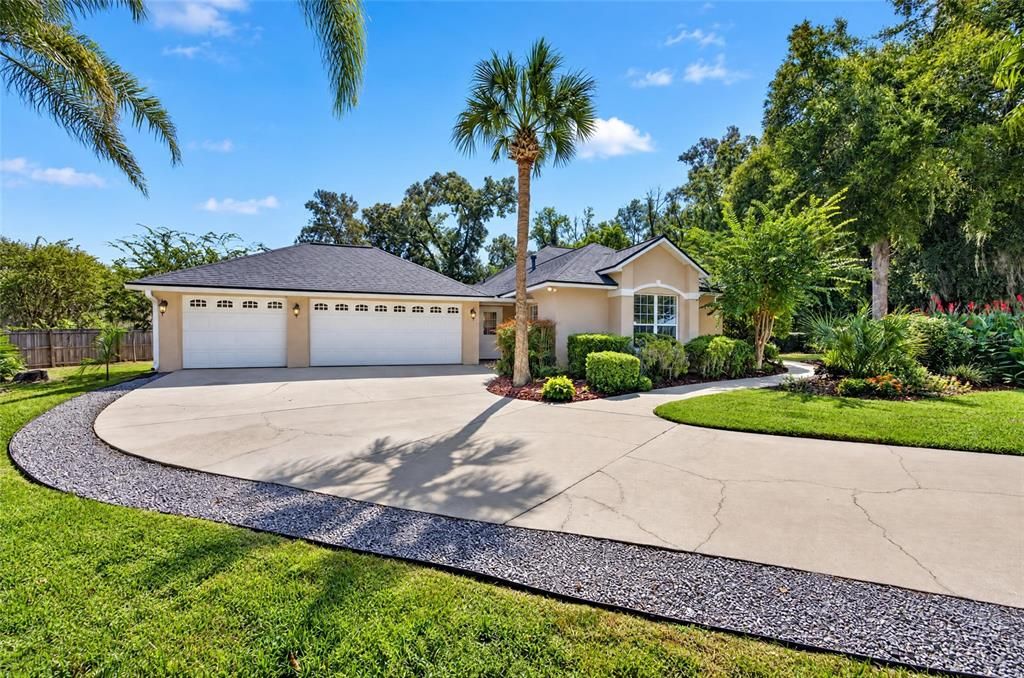 For Sale: $599,900 (4 beds, 3 baths, 3588 Square Feet)