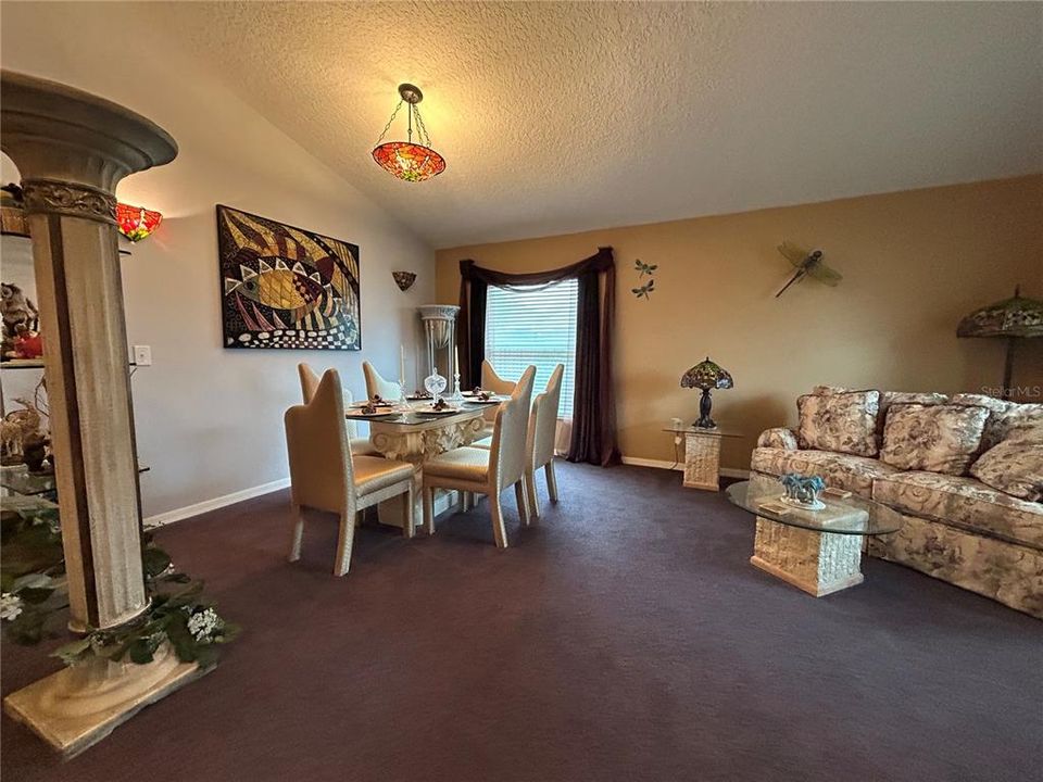 На продажу: $399,900 (4 спален, 2 ванн, 2415 Квадратных фут)