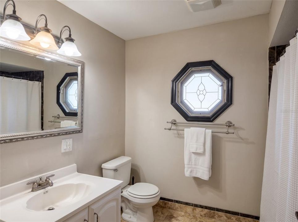 For Sale: $260,000 (2 beds, 2 baths, 1306 Square Feet)