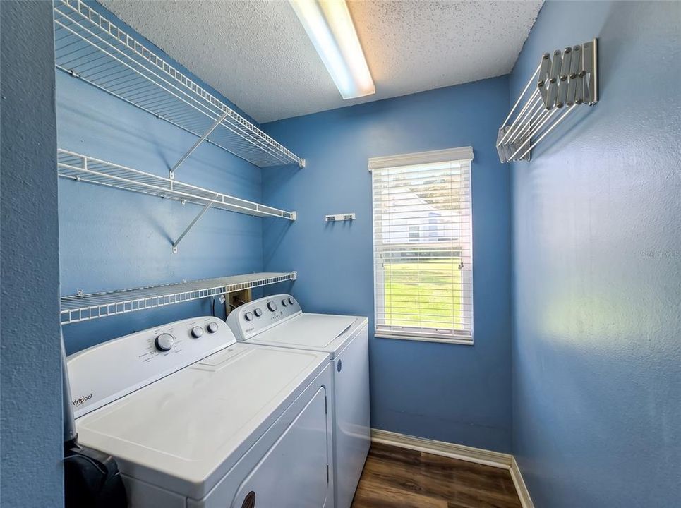 For Sale: $260,000 (2 beds, 2 baths, 1306 Square Feet)