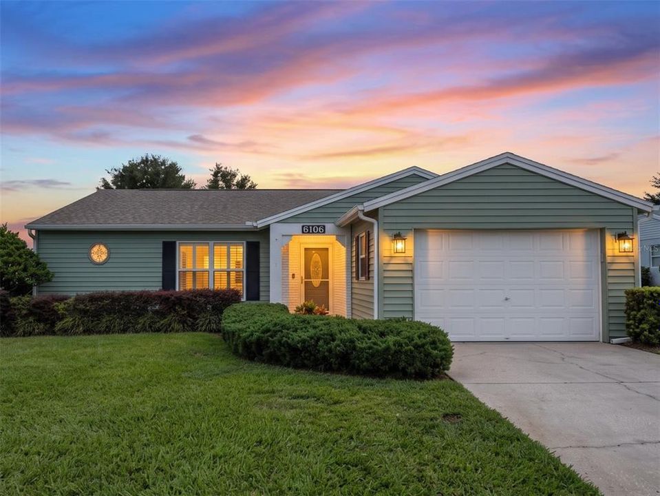 For Sale: $260,000 (2 beds, 2 baths, 1306 Square Feet)