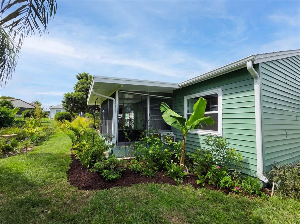 For Sale: $260,000 (2 beds, 2 baths, 1306 Square Feet)