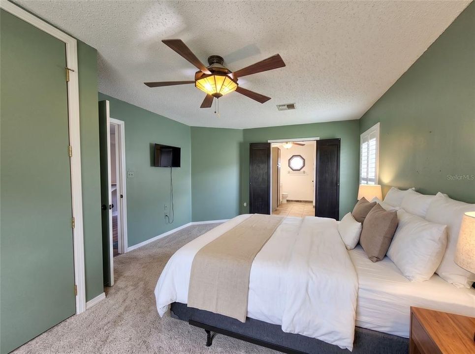 For Sale: $260,000 (2 beds, 2 baths, 1306 Square Feet)