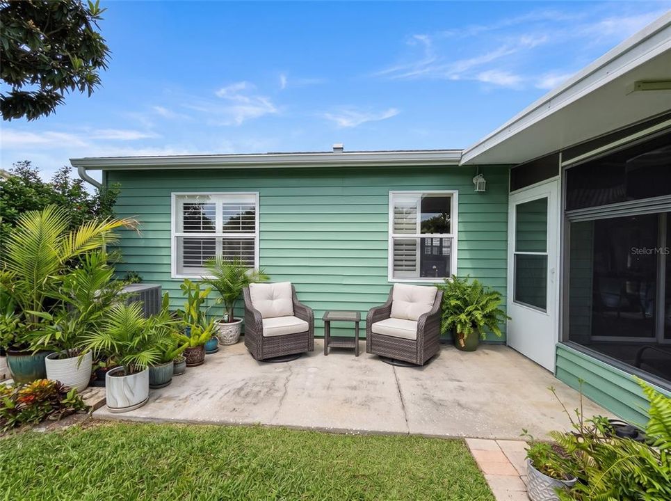 For Sale: $260,000 (2 beds, 2 baths, 1306 Square Feet)