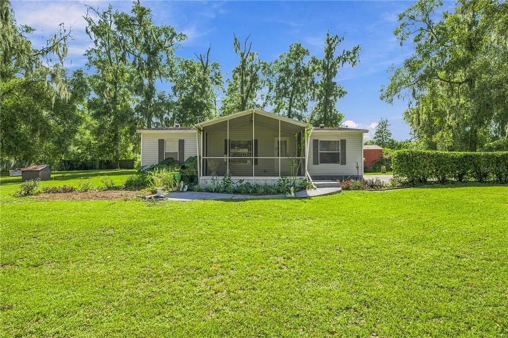 For Sale: $255,000 (3 beds, 2 baths, 1080 Square Feet)