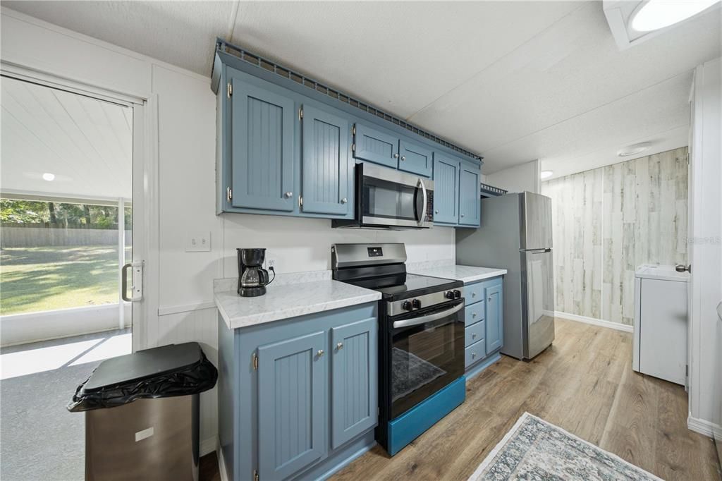 For Sale: $255,000 (3 beds, 2 baths, 1080 Square Feet)