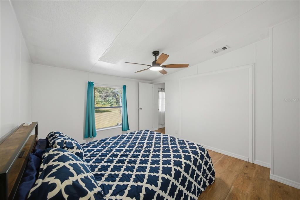 For Sale: $255,000 (3 beds, 2 baths, 1080 Square Feet)