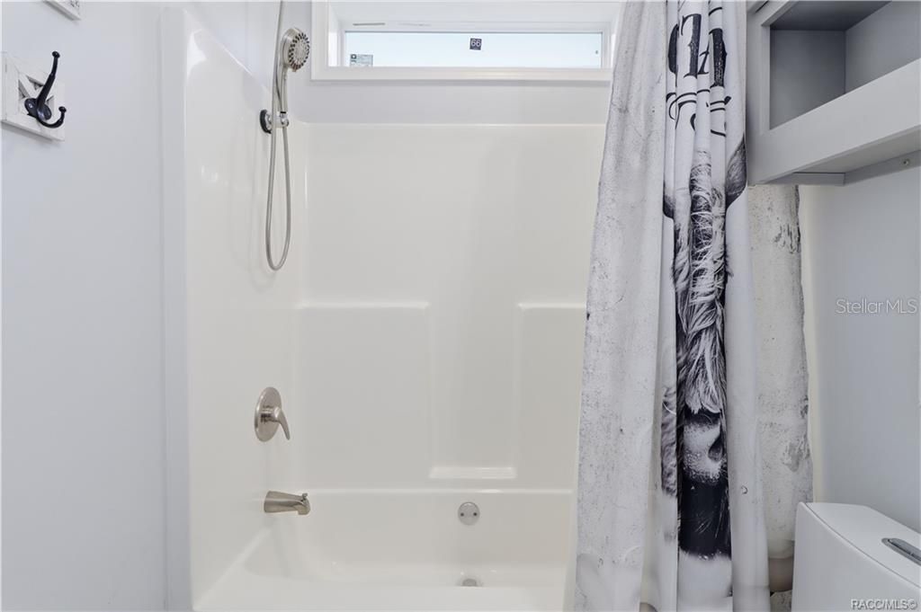 На продажу: $299,900 (3 спален, 2 ванн, 1200 Квадратных фут)