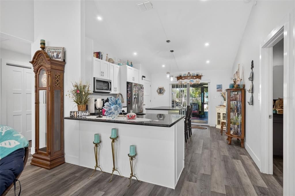 En Venta: $375,000 (3 camas, 2 baños, 1382 Pies cuadrados)