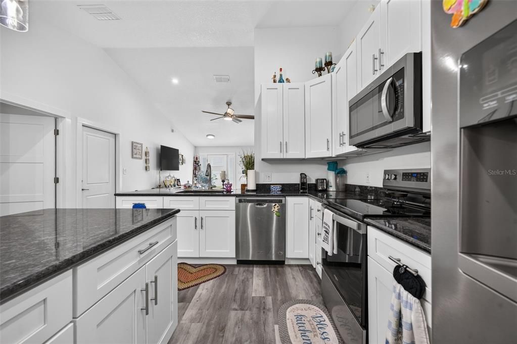 En Venta: $375,000 (3 camas, 2 baños, 1382 Pies cuadrados)
