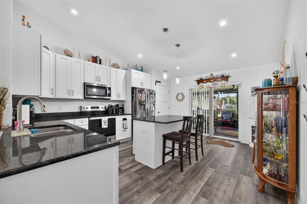 En Venta: $375,000 (3 camas, 2 baños, 1382 Pies cuadrados)