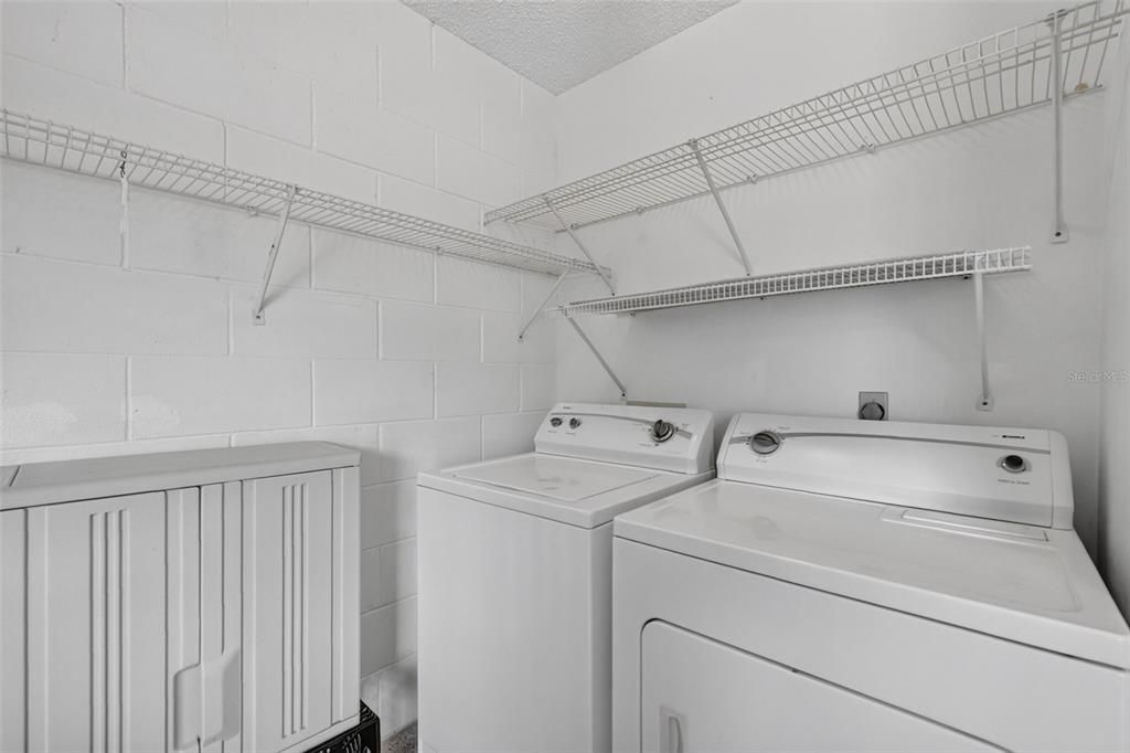 На продажу: $259,000 (2 спален, 2 ванн, 1094 Квадратных фут)