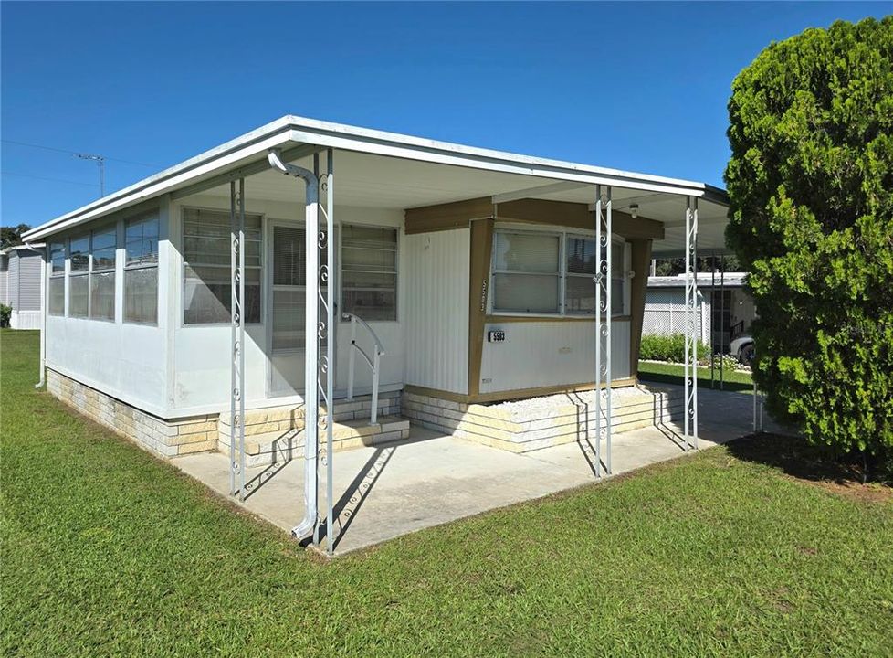 For Sale: $99,500 (2 beds, 1 baths, 872 Square Feet)