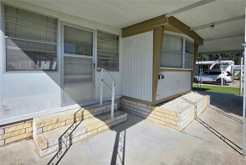 For Sale: $99,500 (2 beds, 1 baths, 872 Square Feet)