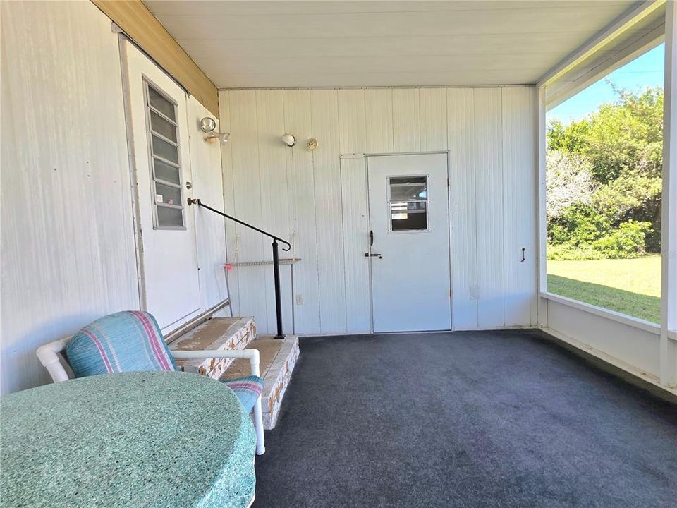 For Sale: $99,500 (2 beds, 1 baths, 872 Square Feet)