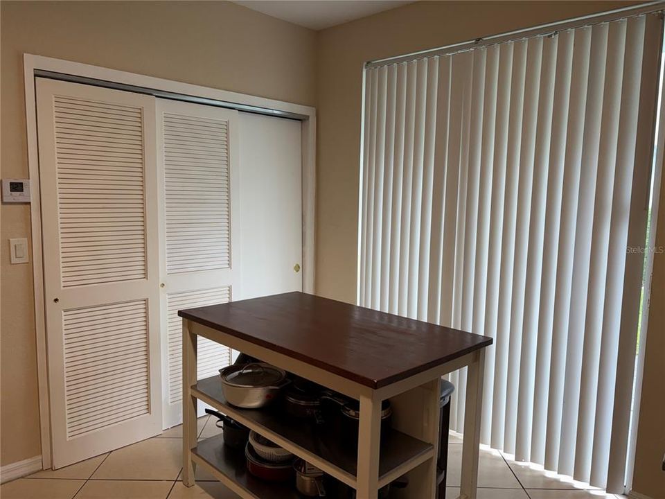 En Venta: $275,000 (3 camas, 2 baños, 1259 Pies cuadrados)