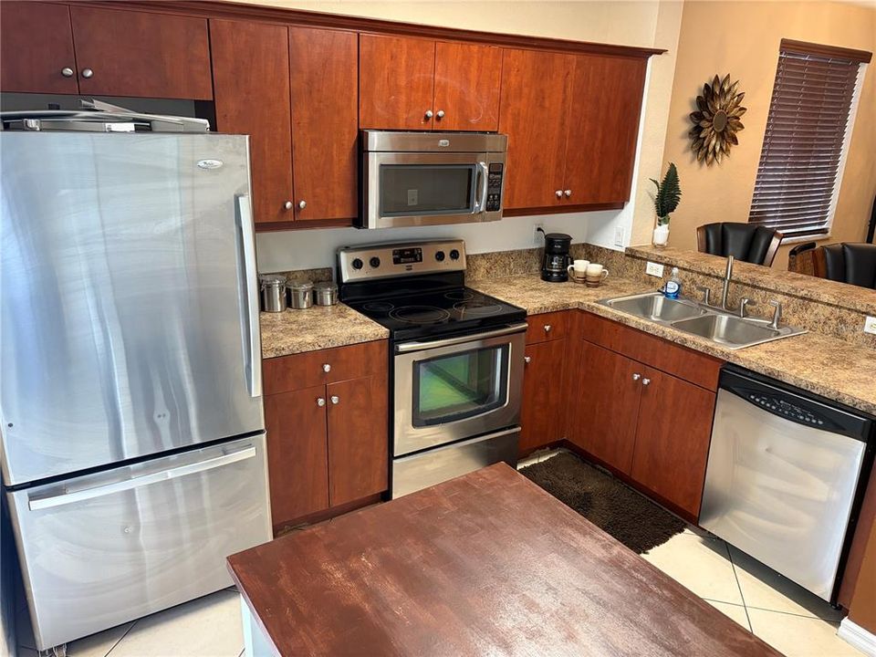 En Venta: $275,000 (3 camas, 2 baños, 1259 Pies cuadrados)