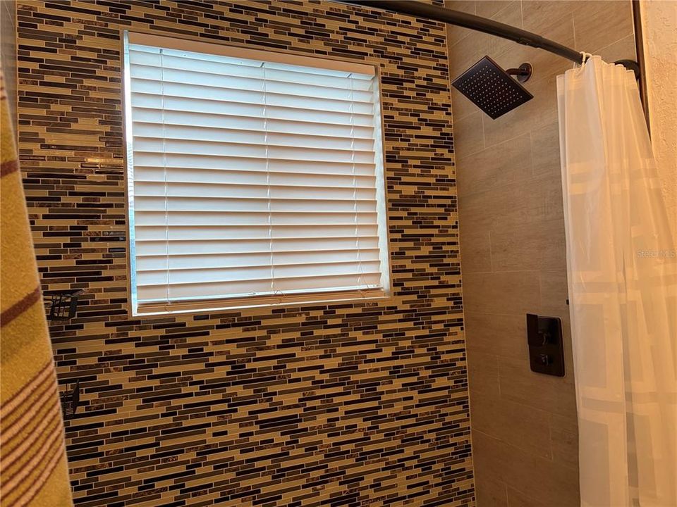 En Venta: $275,000 (3 camas, 2 baños, 1259 Pies cuadrados)