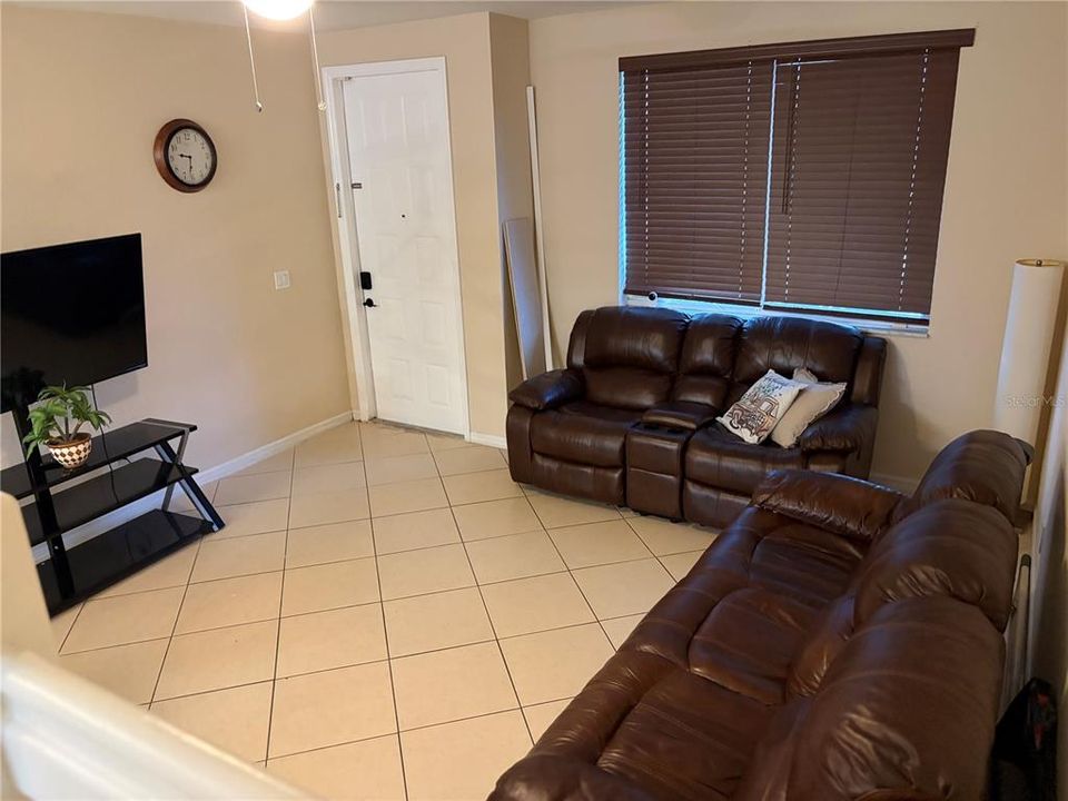 En Venta: $275,000 (3 camas, 2 baños, 1259 Pies cuadrados)