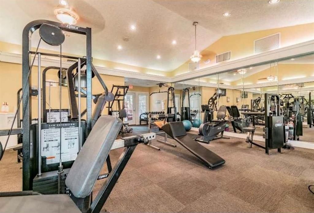 For Rent: $1,450 (1 beds, 1 baths, 665 Square Feet)