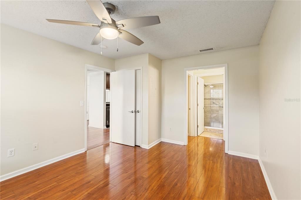 For Rent: $1,450 (1 beds, 1 baths, 665 Square Feet)