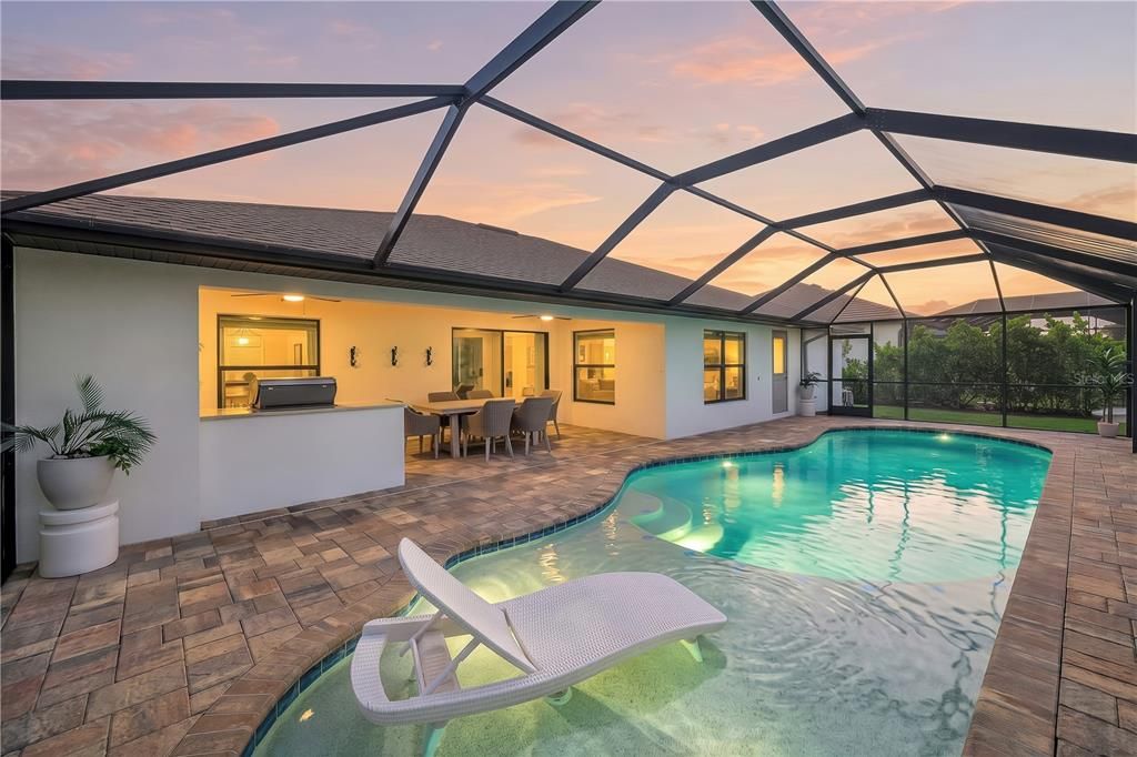 For Sale: $700,000 (4 beds, 3 baths, 2131 Square Feet)