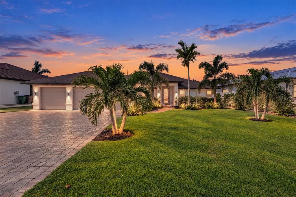 For Sale: $700,000 (4 beds, 3 baths, 2131 Square Feet)