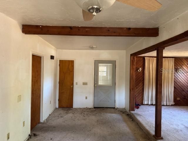 For Sale: $99,900 (2 beds, 2 baths, 552 Square Feet)