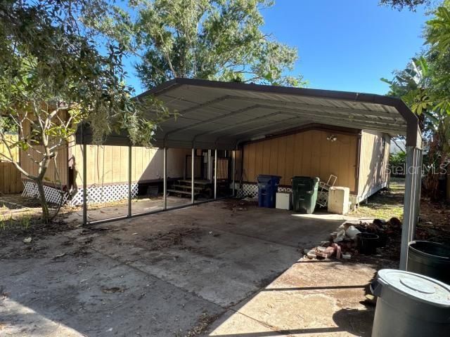 For Sale: $99,900 (2 beds, 2 baths, 552 Square Feet)