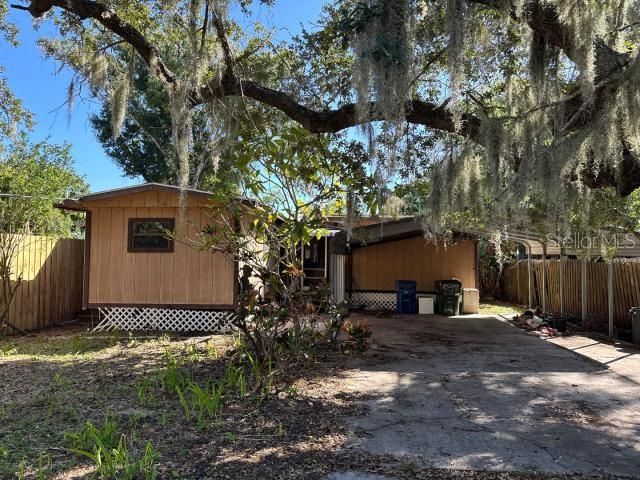 For Sale: $99,900 (2 beds, 2 baths, 552 Square Feet)