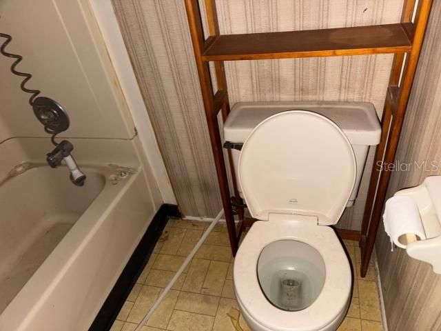 For Sale: $99,900 (2 beds, 2 baths, 552 Square Feet)