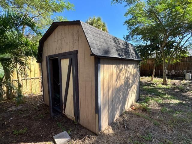 For Sale: $99,900 (2 beds, 2 baths, 552 Square Feet)