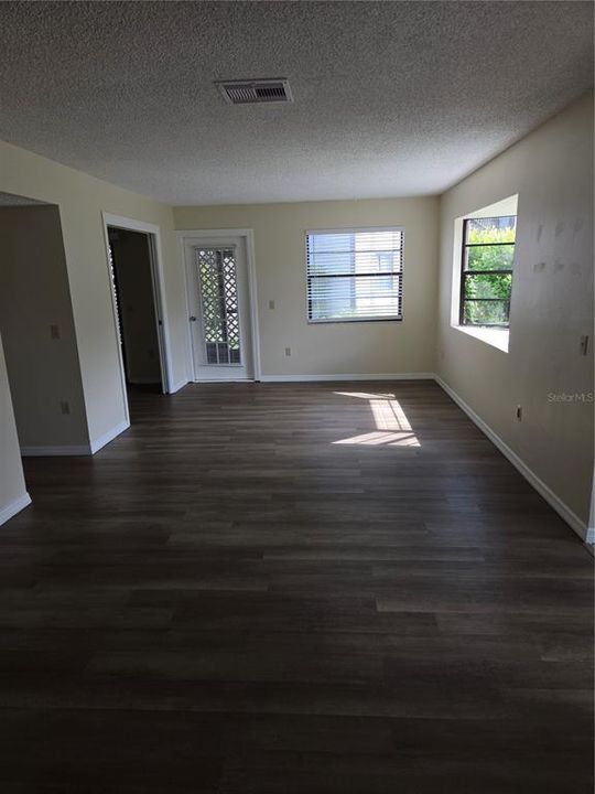 В аренду: $1,600 (3 спален, 2 ванн, 1239 Квадратных фут)