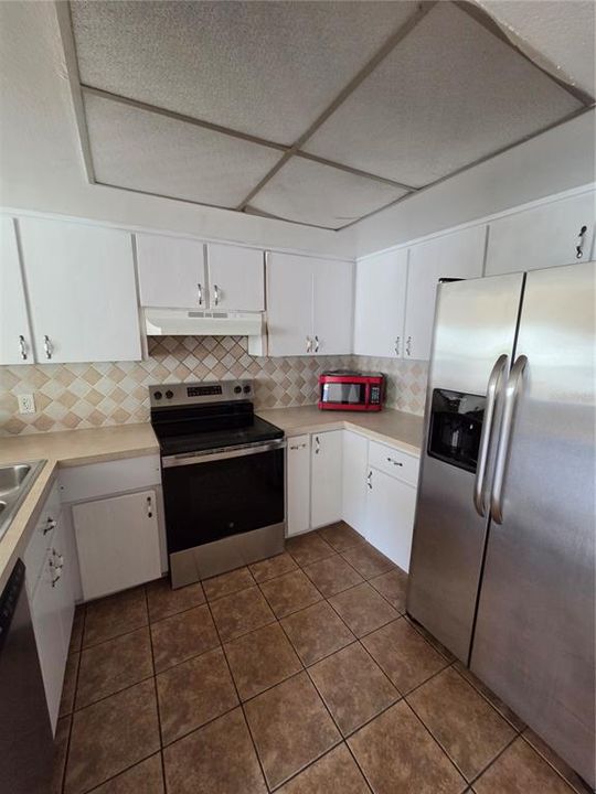 В аренду: $1,600 (3 спален, 2 ванн, 1239 Квадратных фут)