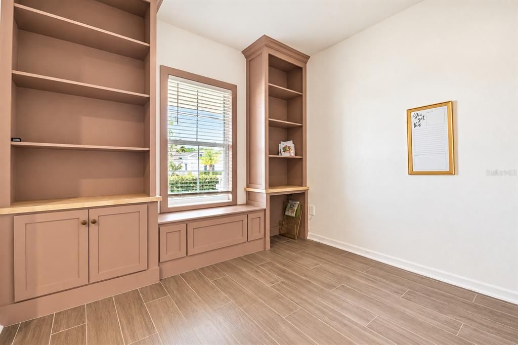 For Sale: $469,000 (5 beds, 3 baths, 2607 Square Feet)